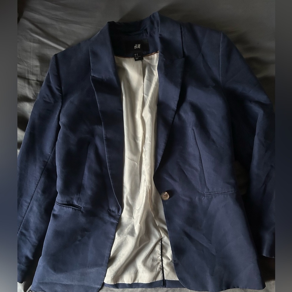 Navy blazer (worn)